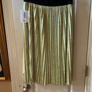 Womens Gold Pleated Skirt,  XL